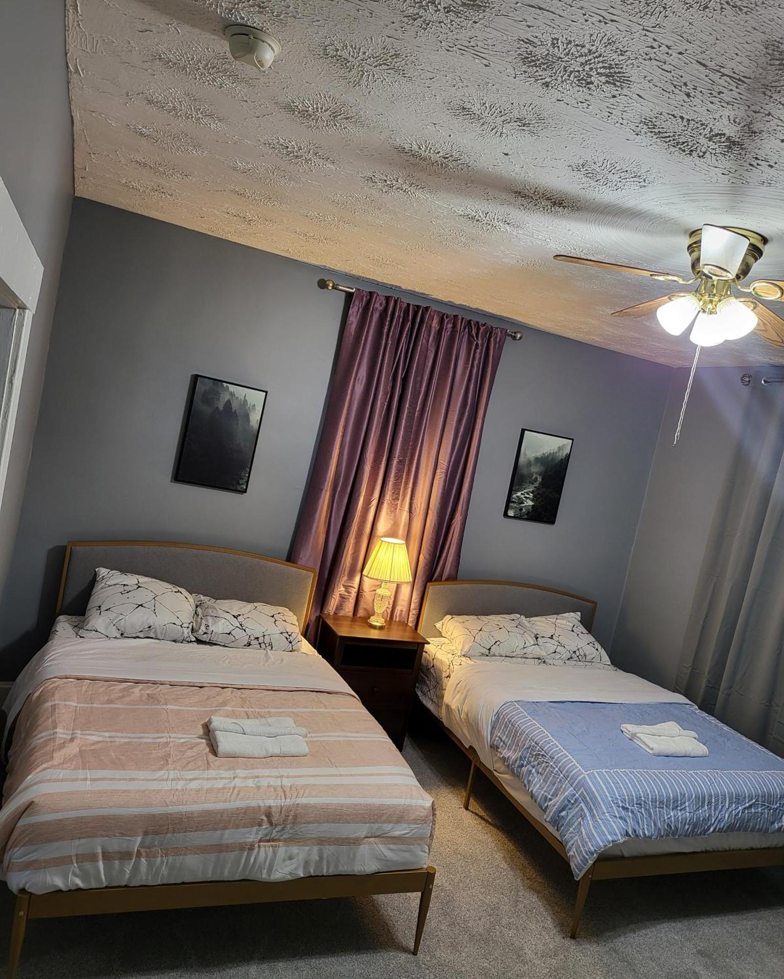 Guest Room With Two Double Beds In Columbus Oh, Airport Location Exterior foto